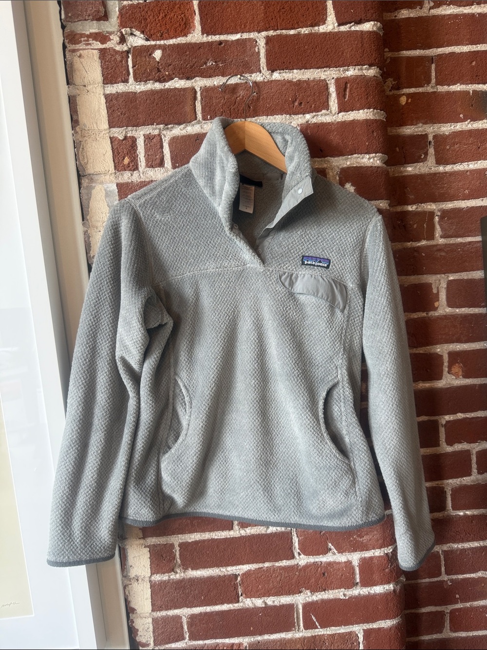 Patagonia Heather Light Gray Quarter-Zip Pullover Fleece